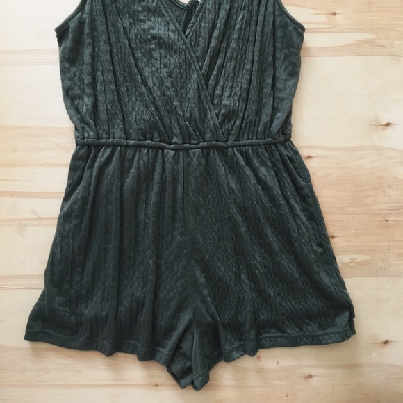 Universal Thread Tank Romper - Picture 2 of 7
